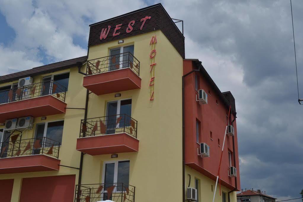 Motel West Blagoevgrad Buitenkant foto
