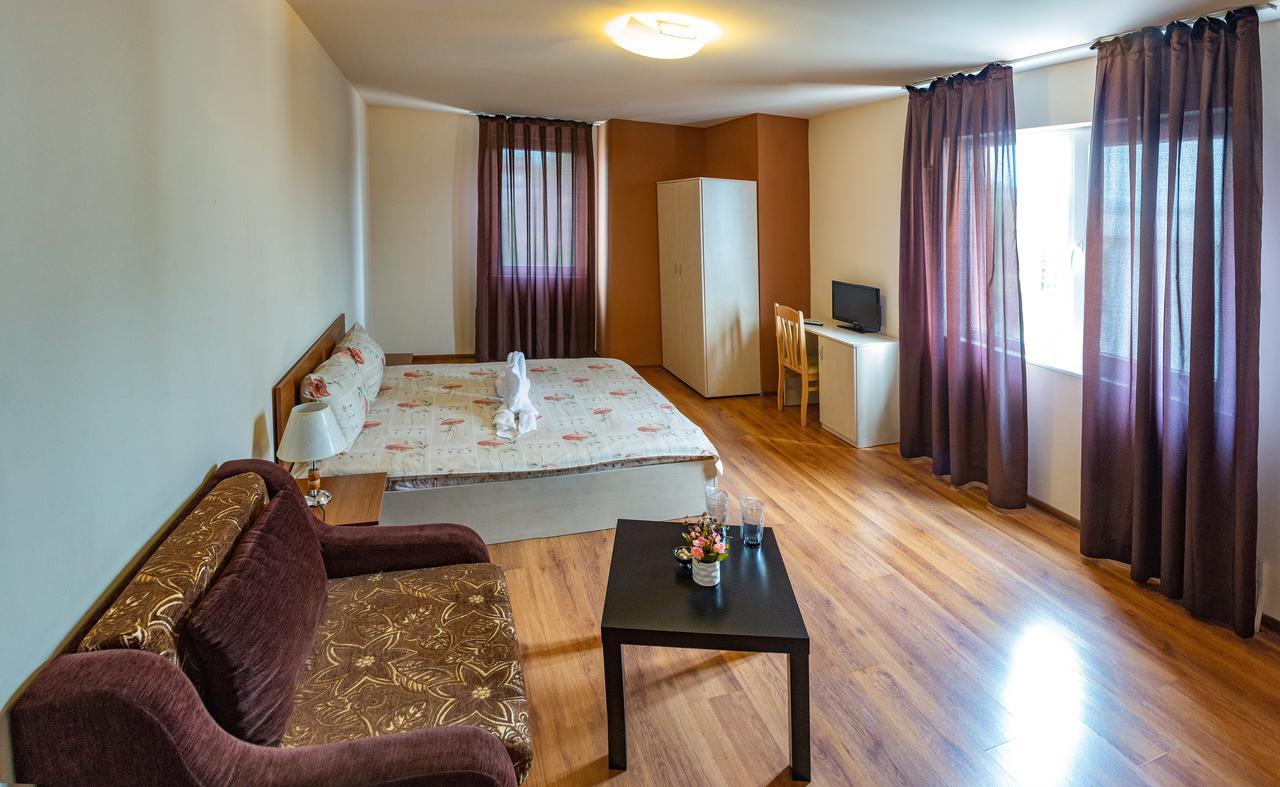 Motel West Blagoevgrad Buitenkant foto